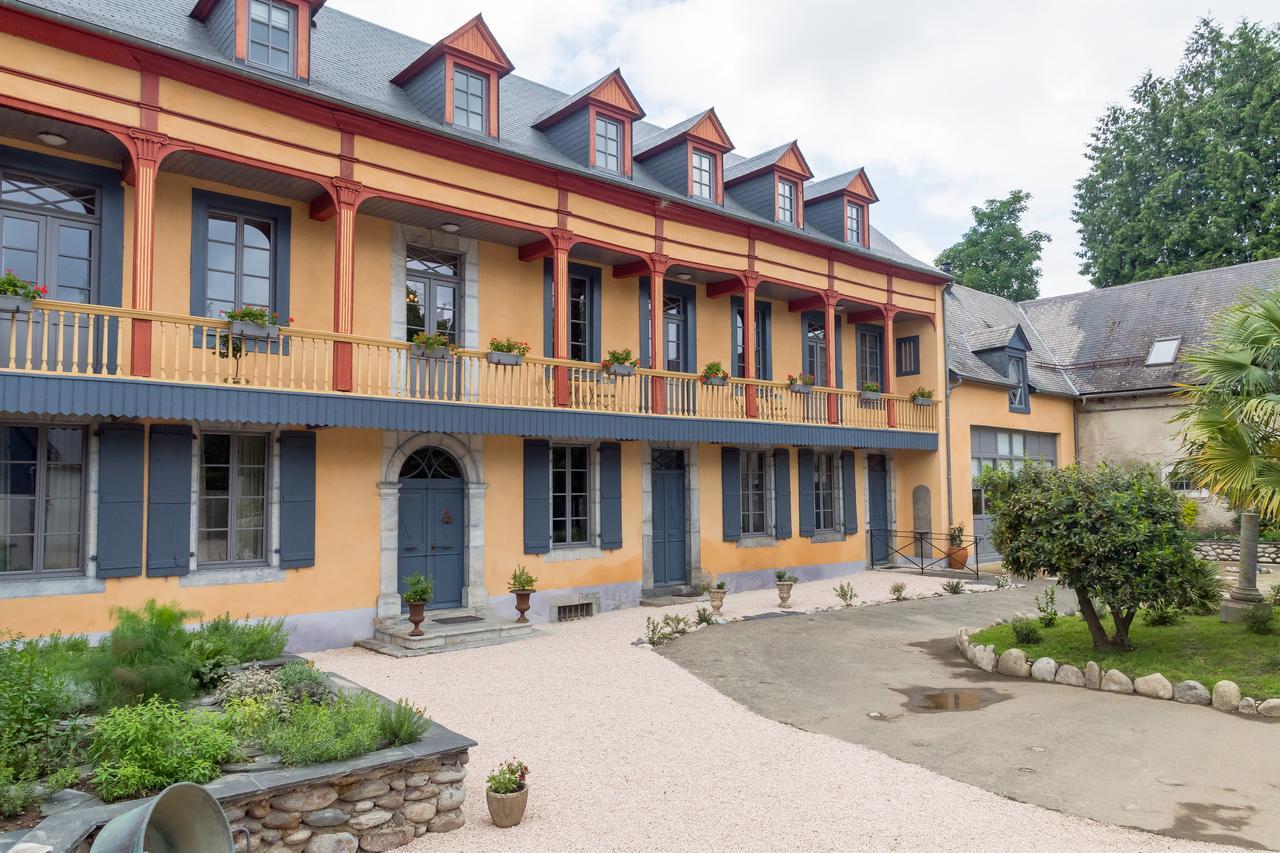 Le Relais Bed & Breakfast Bagneres-de-Bigorre Bagian luar foto